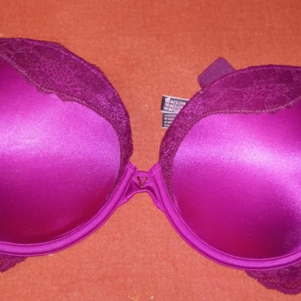 Victoria's Secret Vibrant Purple Lace Bra
